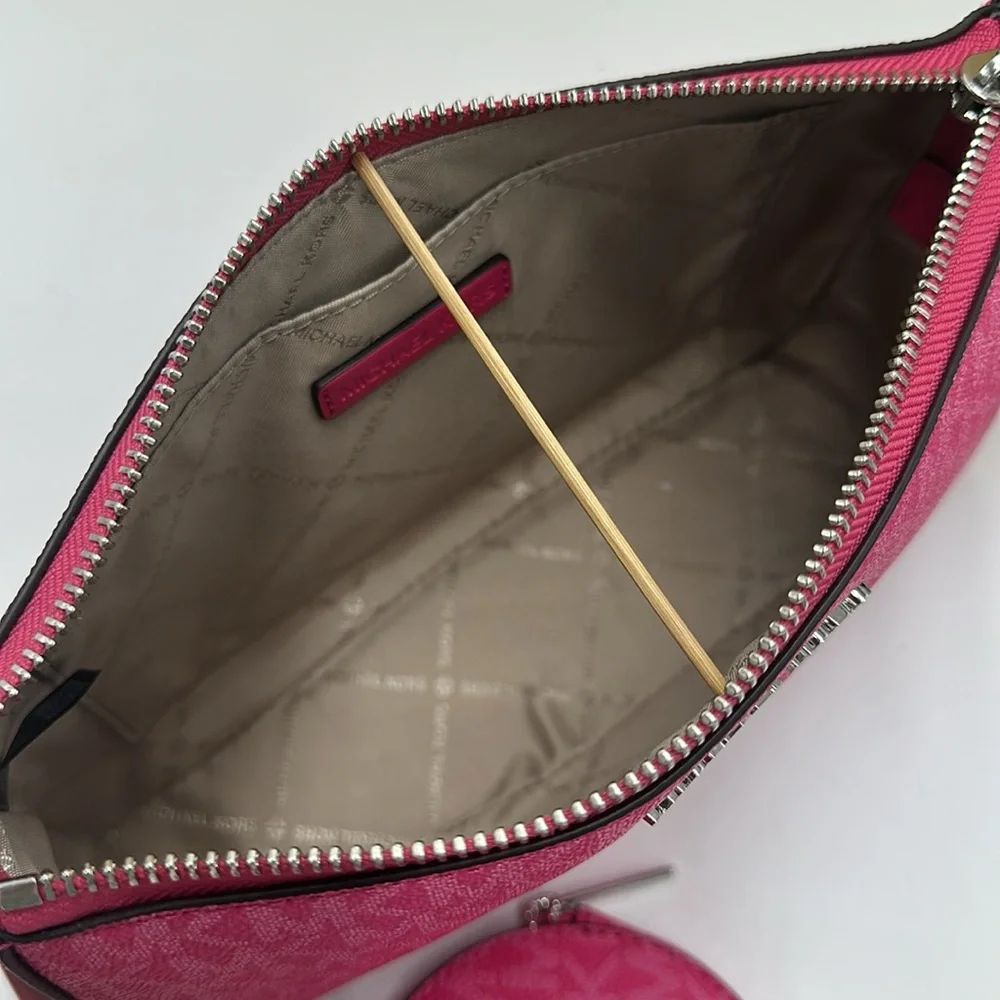 Michael Kors Jet Set Logo Crossbody Bag& Case for Apple AirPods Pro Dragonfruit